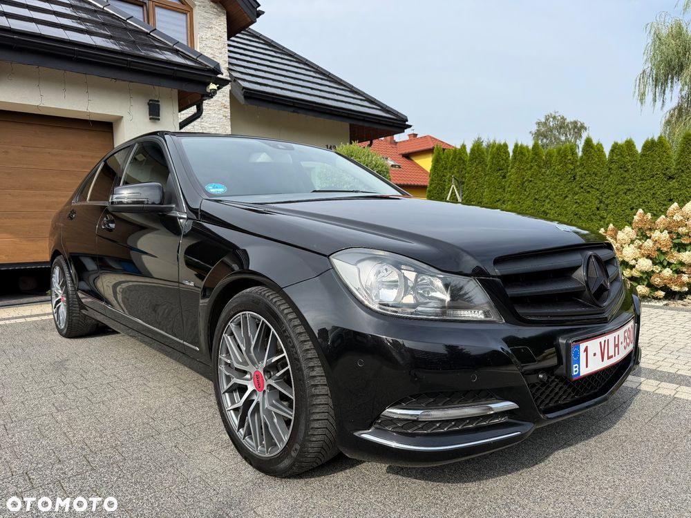 Mercedes-Benz Klasa C 180 CGI BlueEFFICIENCY Avantgarde - 7