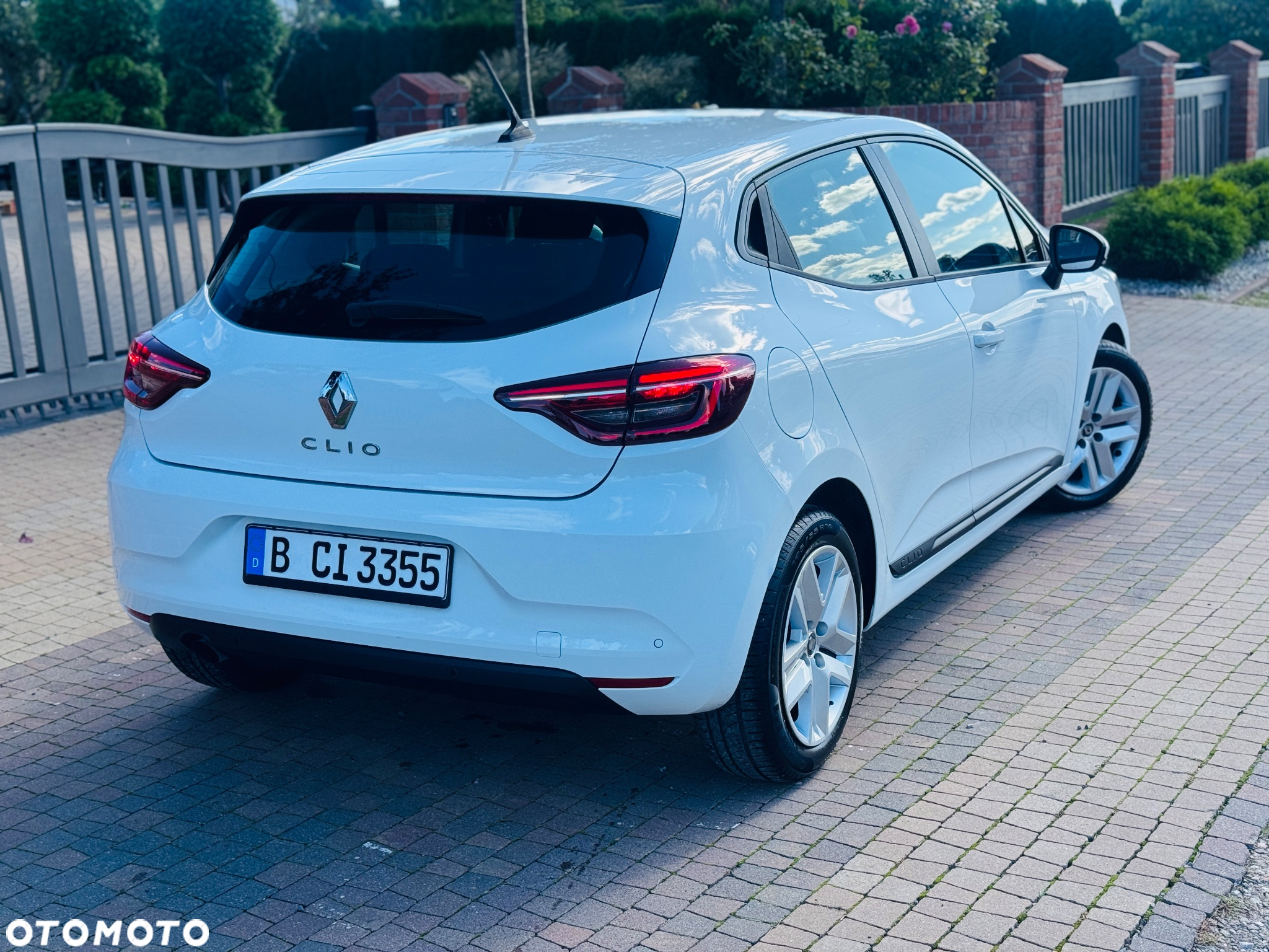 Renault Clio BLUE dCi 100 BUSINESS EDITION - 2