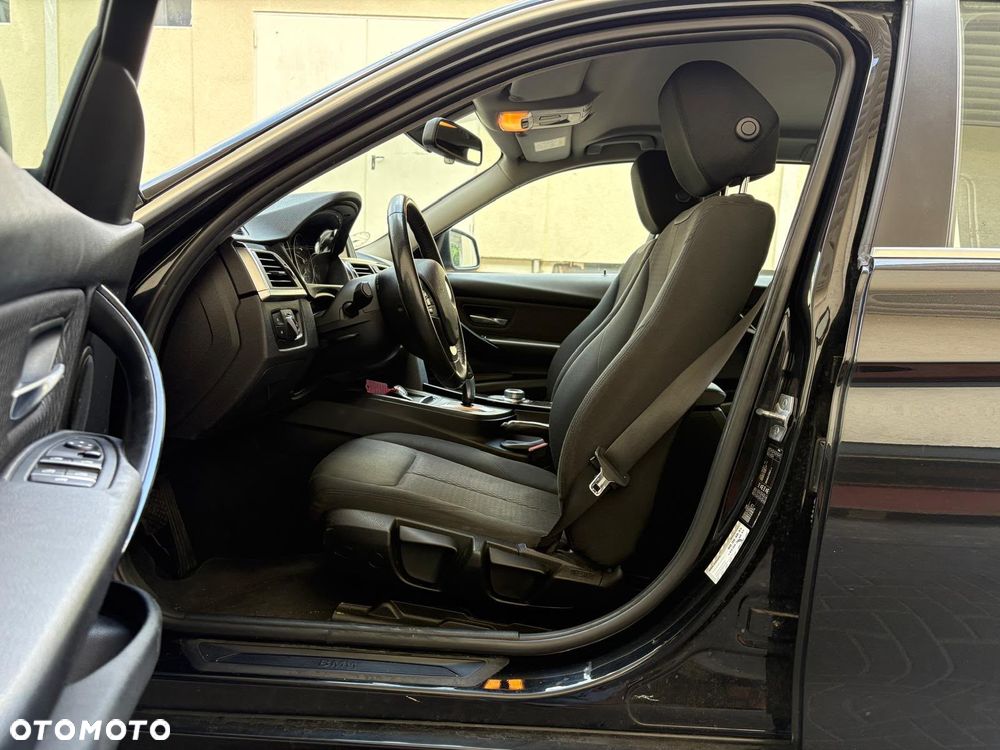 BMW Seria 3 320d MHEV Luxury Line - 17