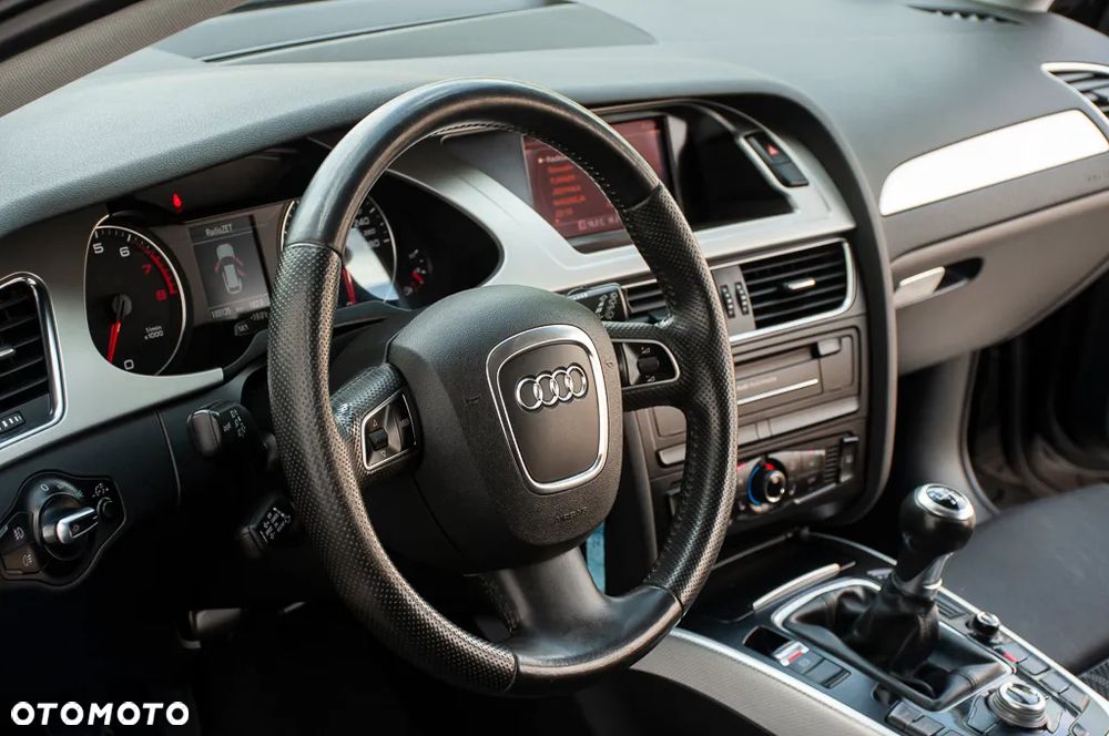 Audi A4 Avant 1.8 TFSI Ambiente - 32