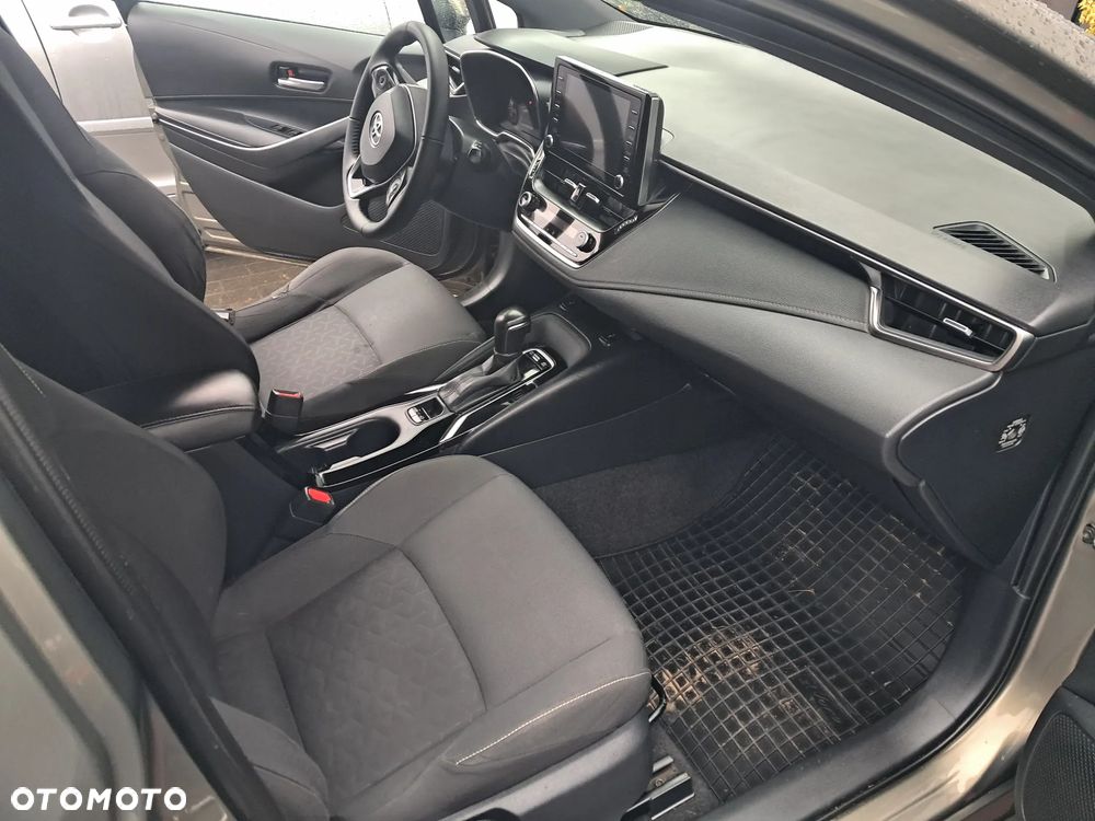 Toyota Corolla - 12