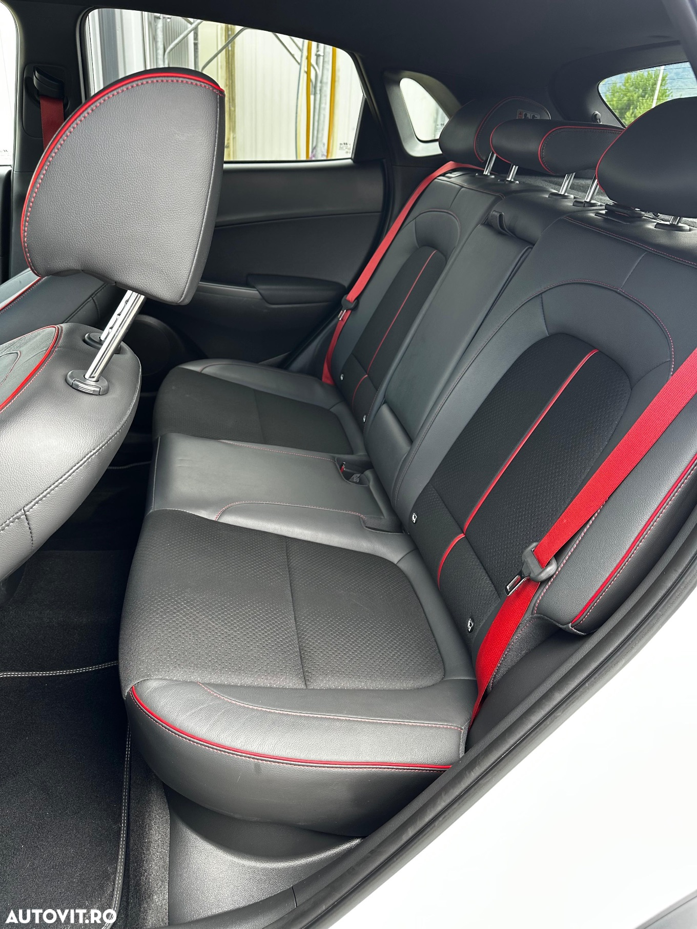 Hyundai KONA 1.0 T-GDI 2WD Premium + - 23