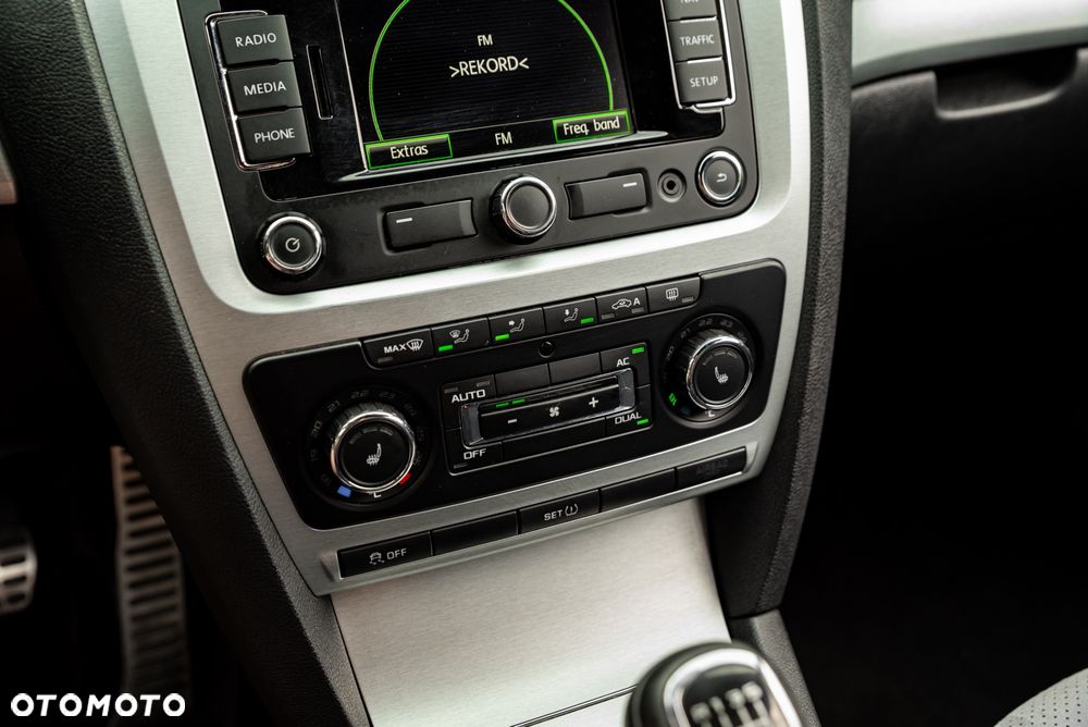 Skoda Octavia 2.0 TSI RS - 35