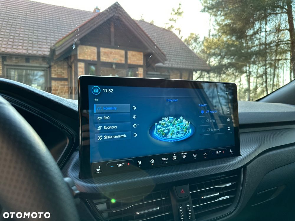 Ford Kuga 2.5P PHEV FWD ST-Line eCVT - 23