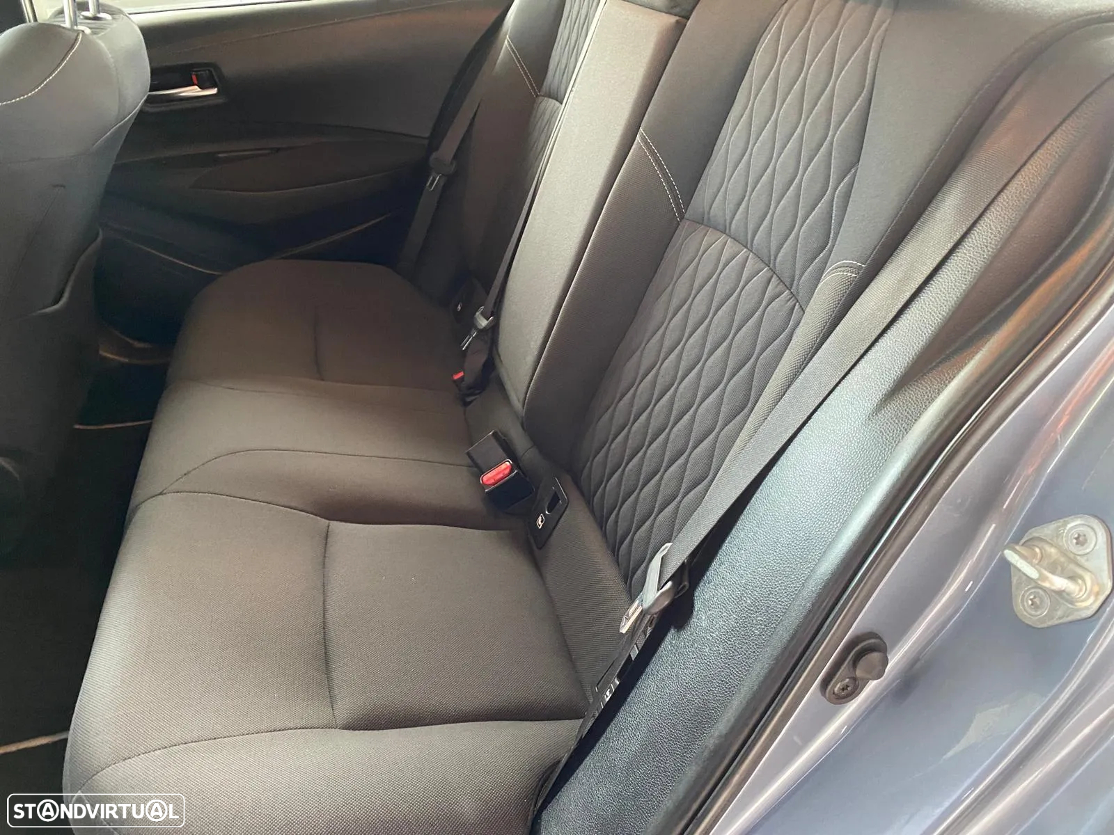 Toyota Corolla SD 1.8 Hybrid Exclusive - 32