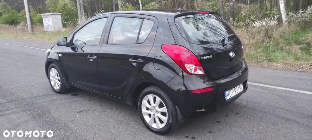 Hyundai i20 1.4 Automatik Trend - 4