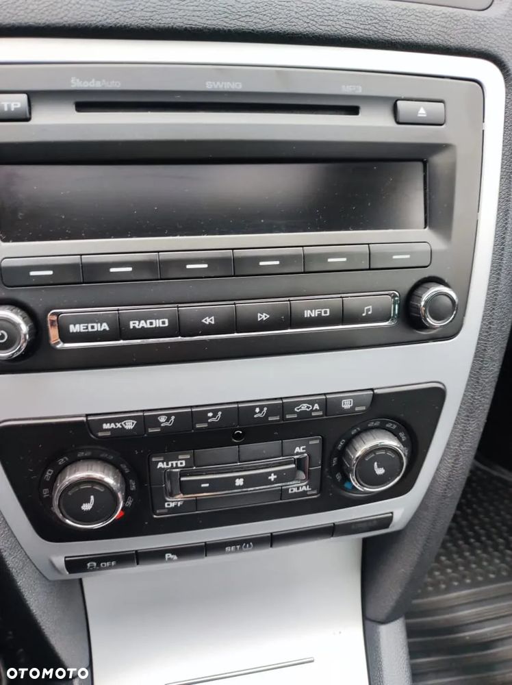Skoda Octavia 1.8 TSI Ambiente - 8