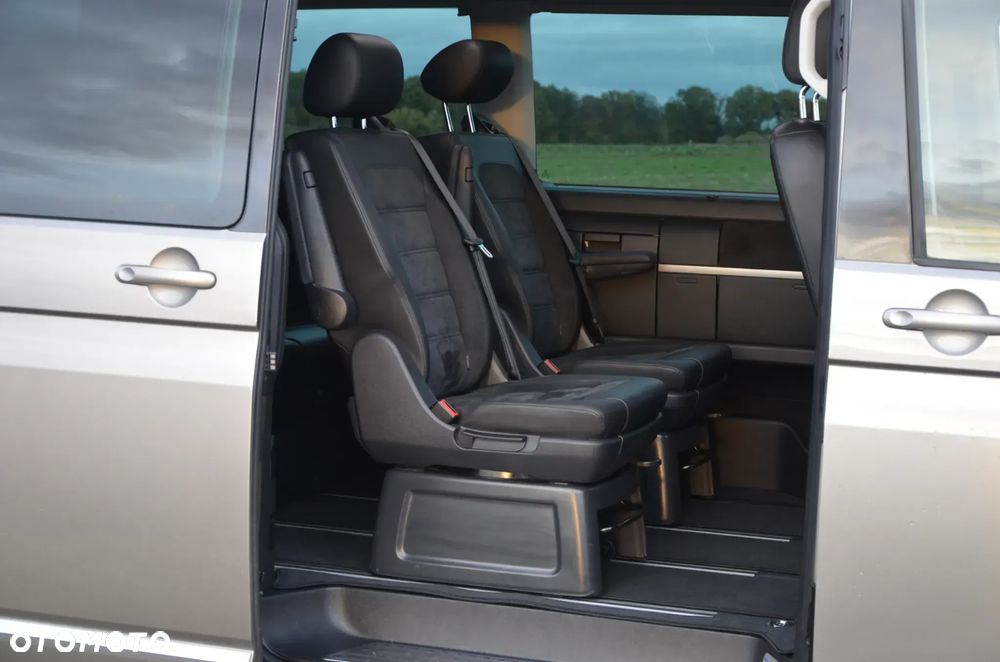 Volkswagen Multivan - 32