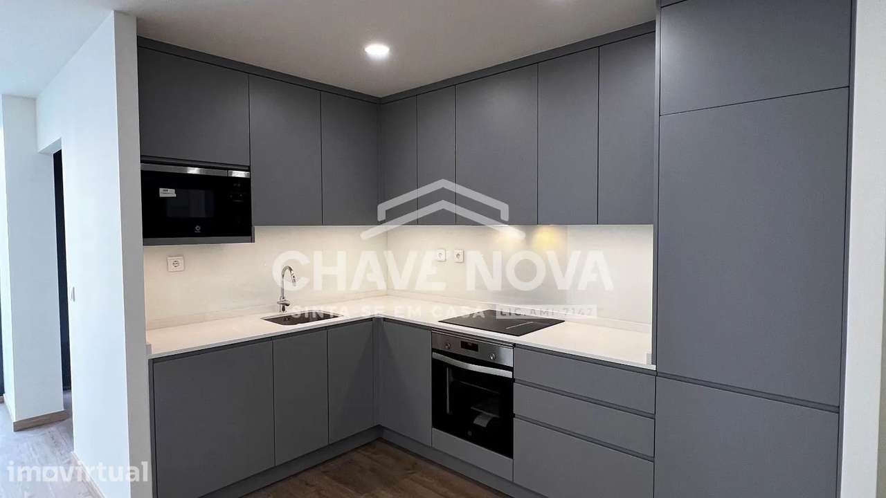 Apartamento T2 Duplex no Porto - Grande imagem: 2/16