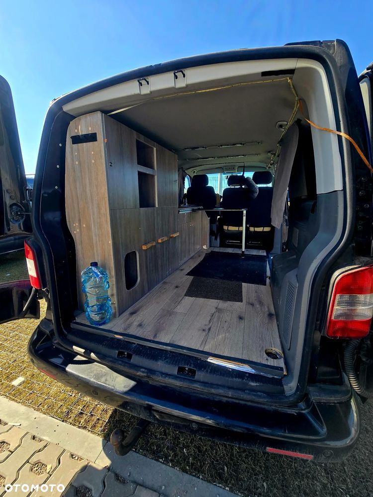 Volkswagen Caravelle - 12