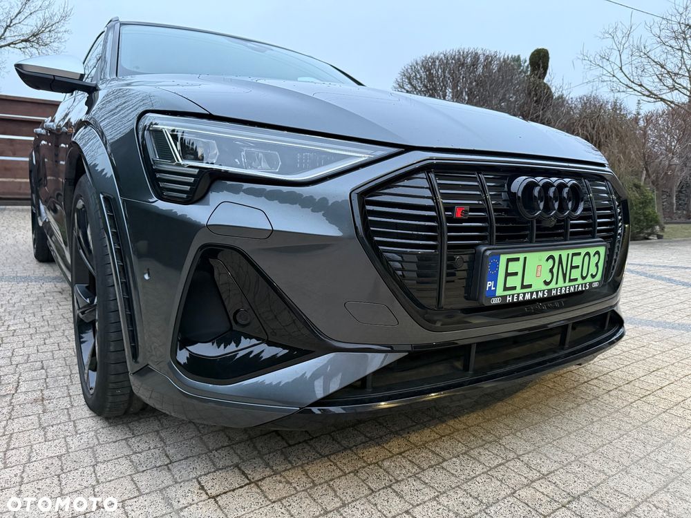 Audi e-tron - 16