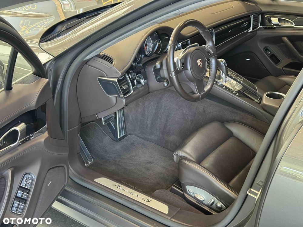 Porsche Panamera 4S Executive - 13