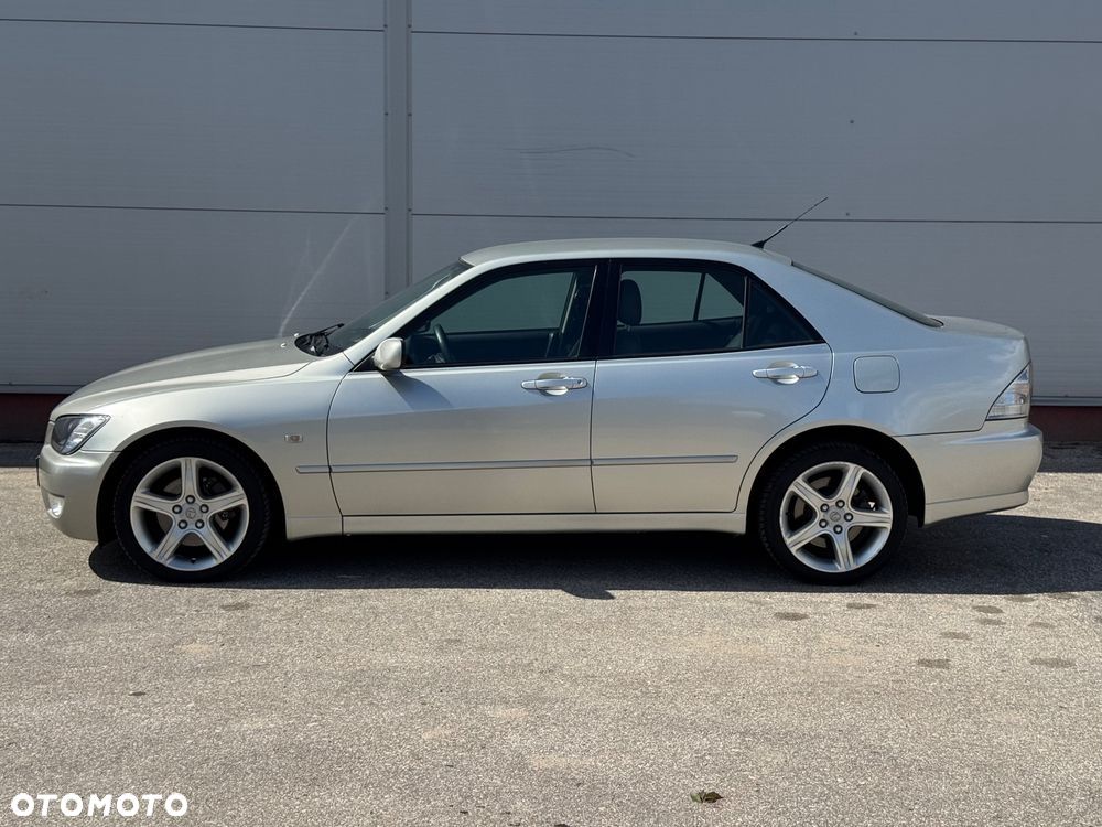 Lexus IS 200 Elegance - 3