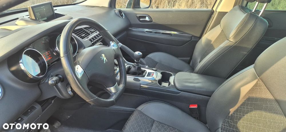 Peugeot 3008 PureTech 130 Stop & Start GPF Allure Business-Paket - 36