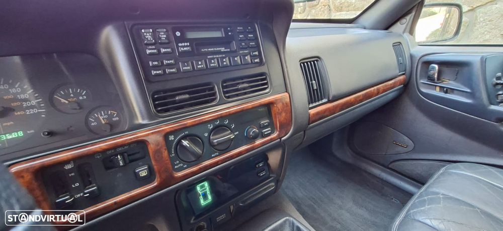 Jeep Grand Cherokee - 10