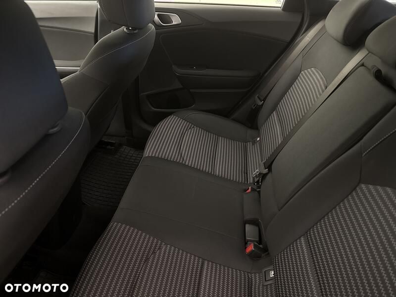 Kia Ceed 1.5 T-GDI M - 16