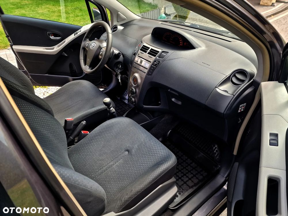 Toyota Yaris 1.33 Prestige - 22