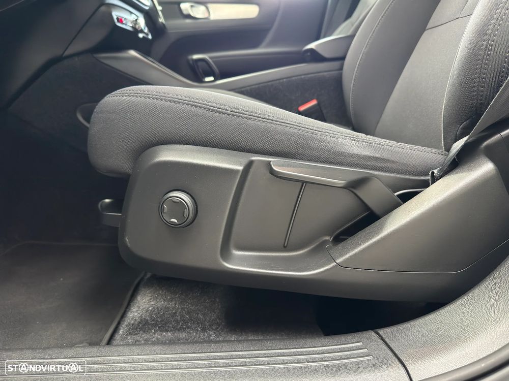 Volvo XC 40 1.5 T5 PHEV Inscription Expression — fotografia 18