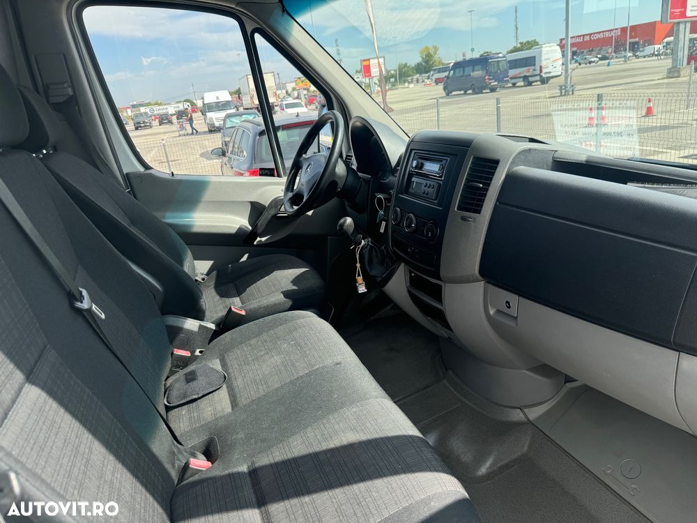 Mercedes-Benz Sprinter - 11