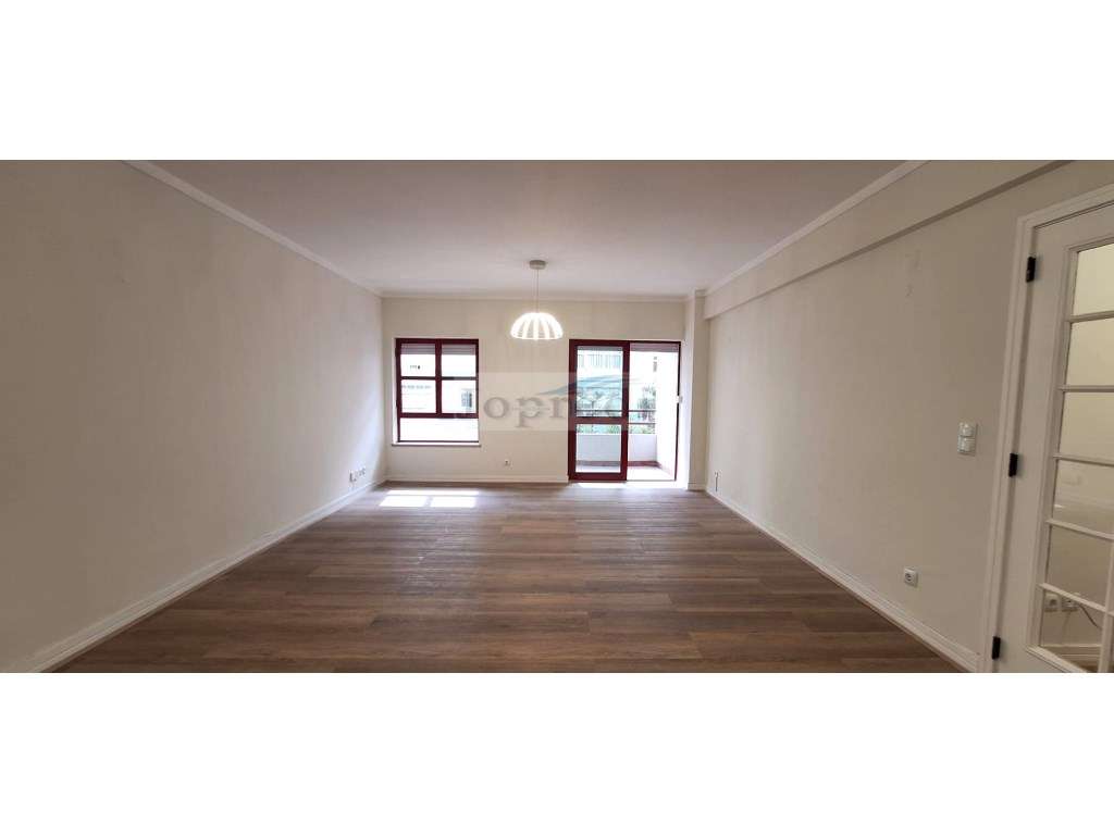 Apartamento T2 remodelado com lugar de garagem - Grande imagem: 5/16