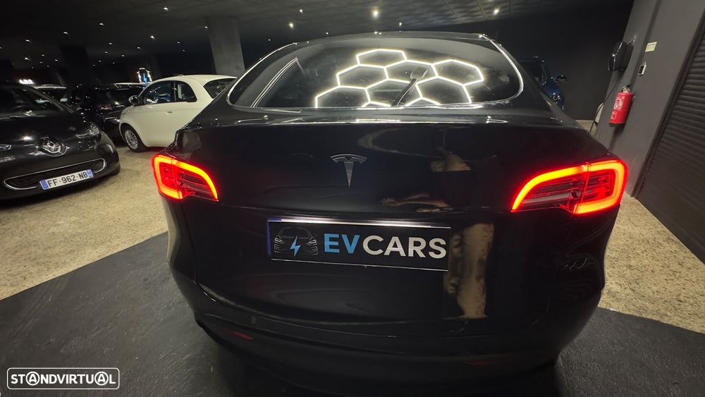 Tesla Model Y RWD - 8