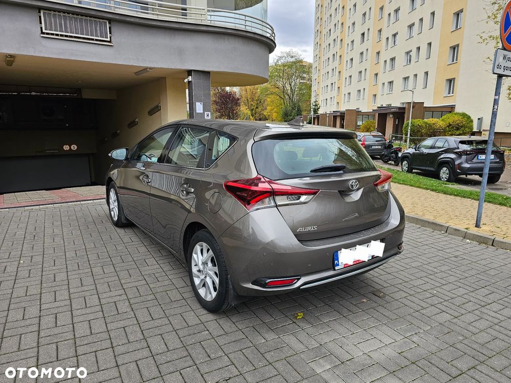 Toyota Auris 1.6 Premium - 21