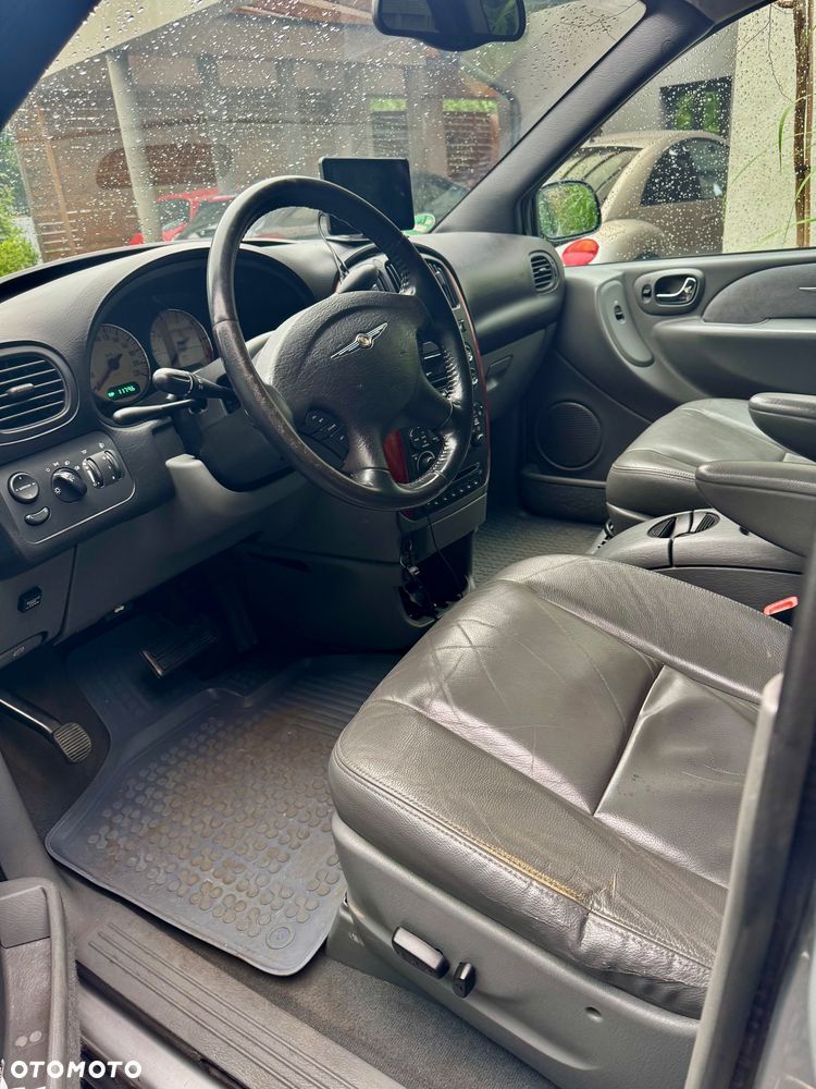Chrysler Grand Voyager - 14