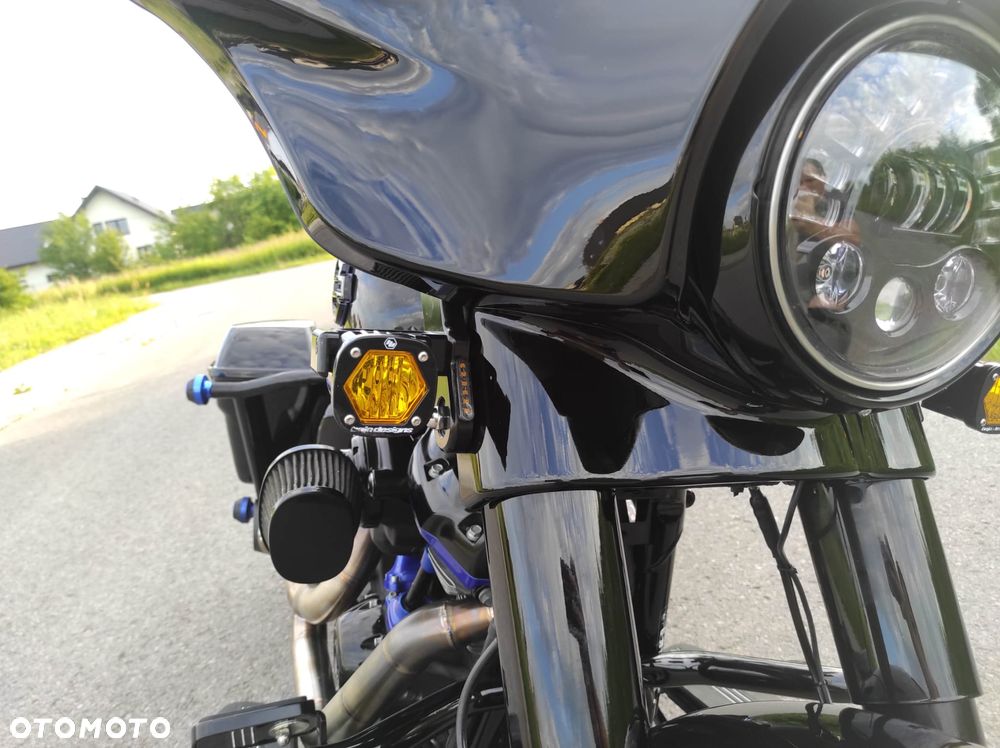 Harley-Davidson Touring Street Glide - 2
