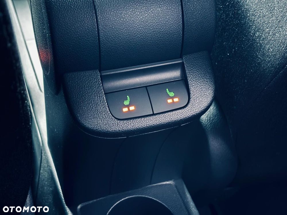 Skoda RAPID Spb 1.0 TSI Style - 32