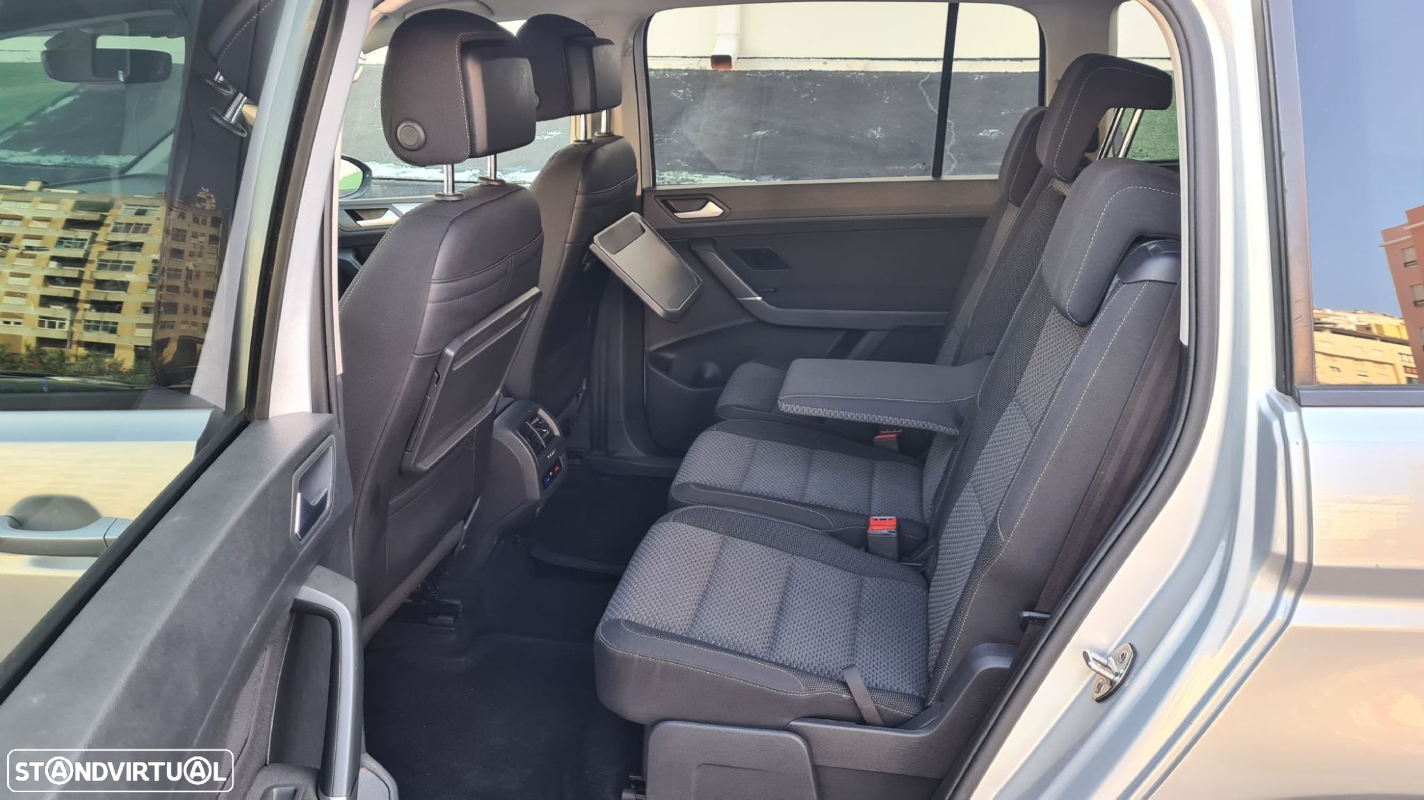 VW Touran 1.6 TDI Confortline DSG - 42