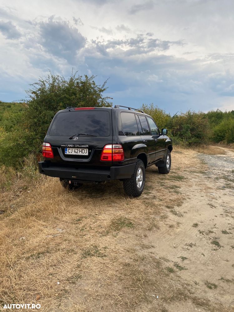 Toyota Land Cruiser - 5