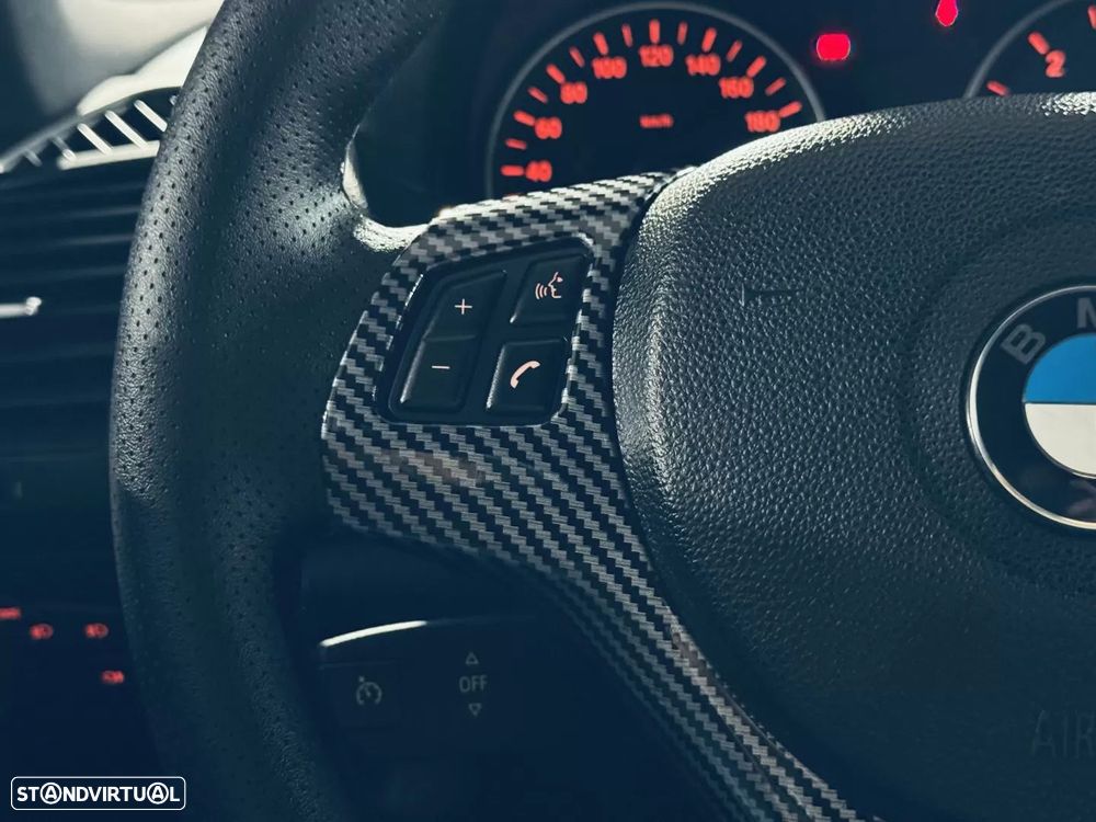 BMW 118 d Pack M - 19