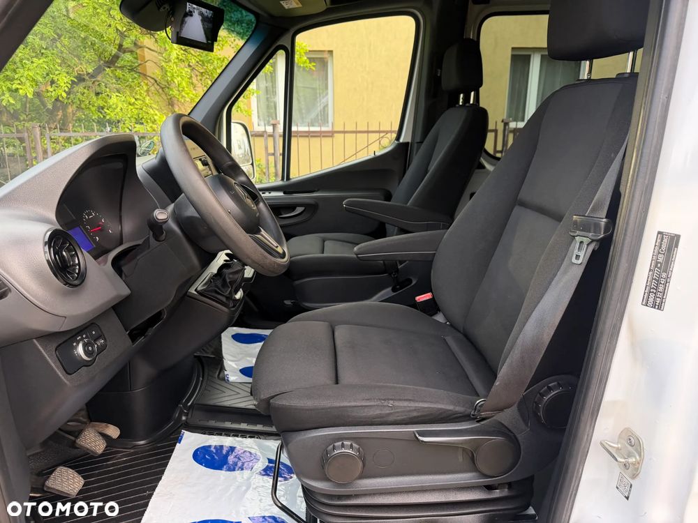 Mercedes-Benz SPRINTER - 10