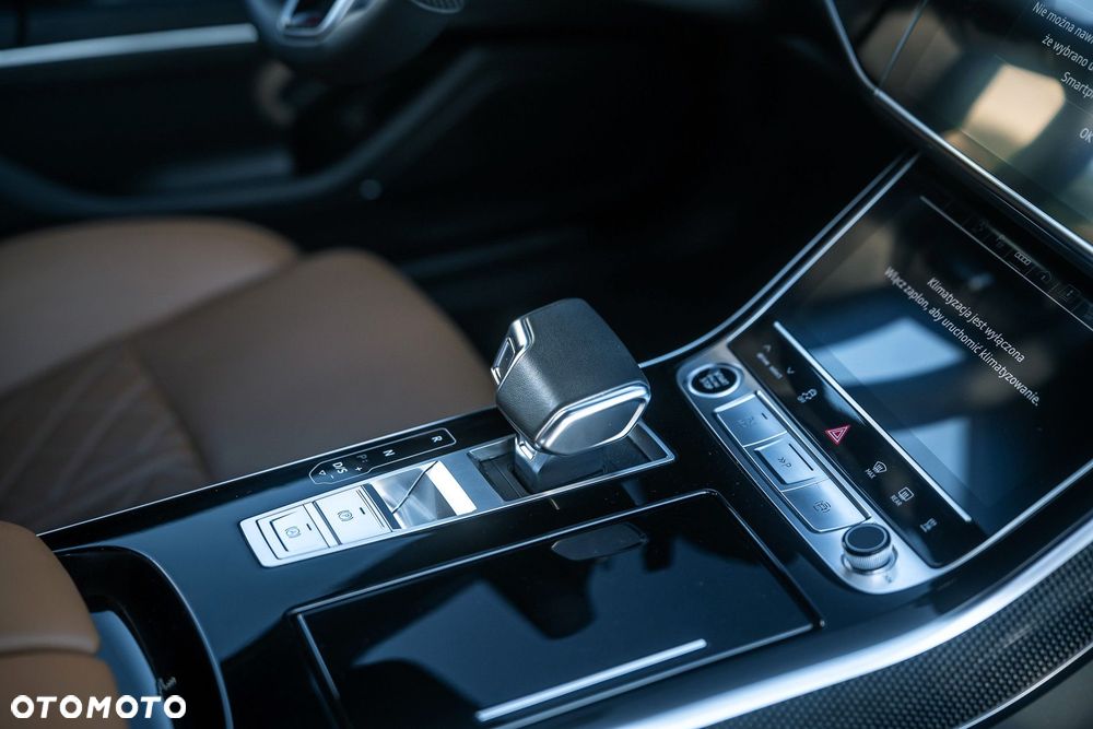 Audi A8 - 12
