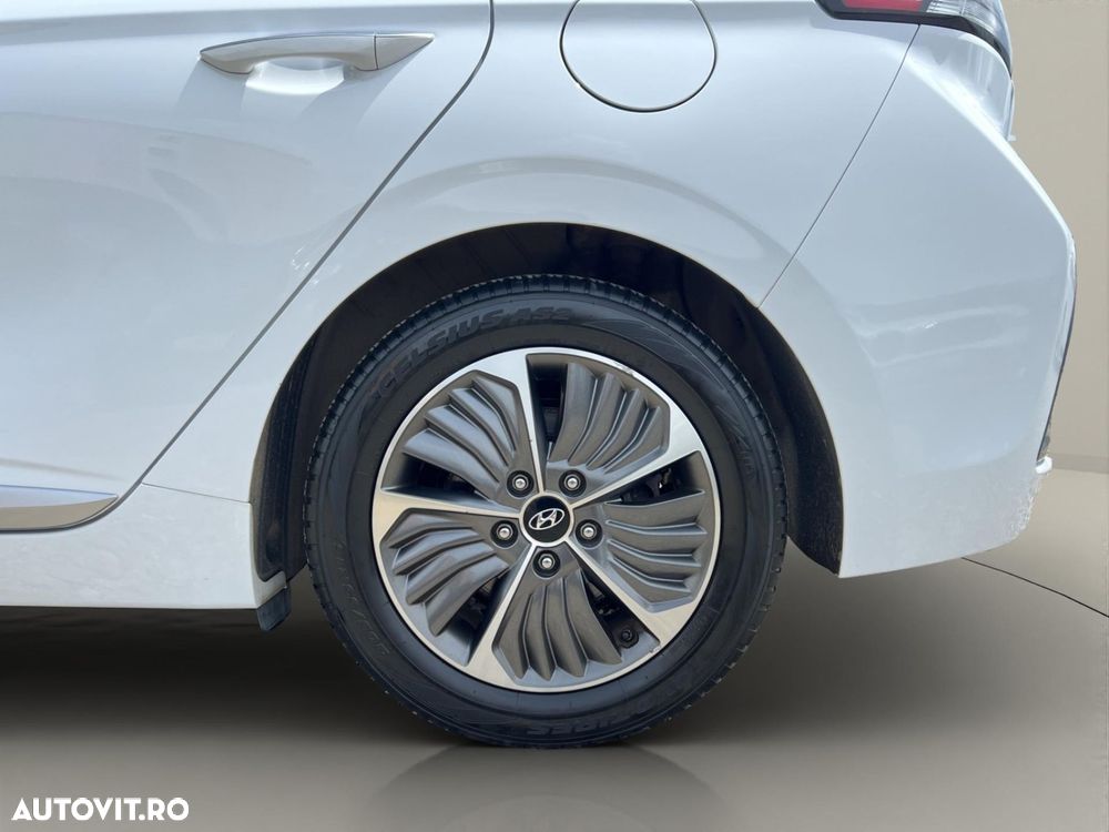 Hyundai IONIQ 1.6 141CP Exclusive - 37