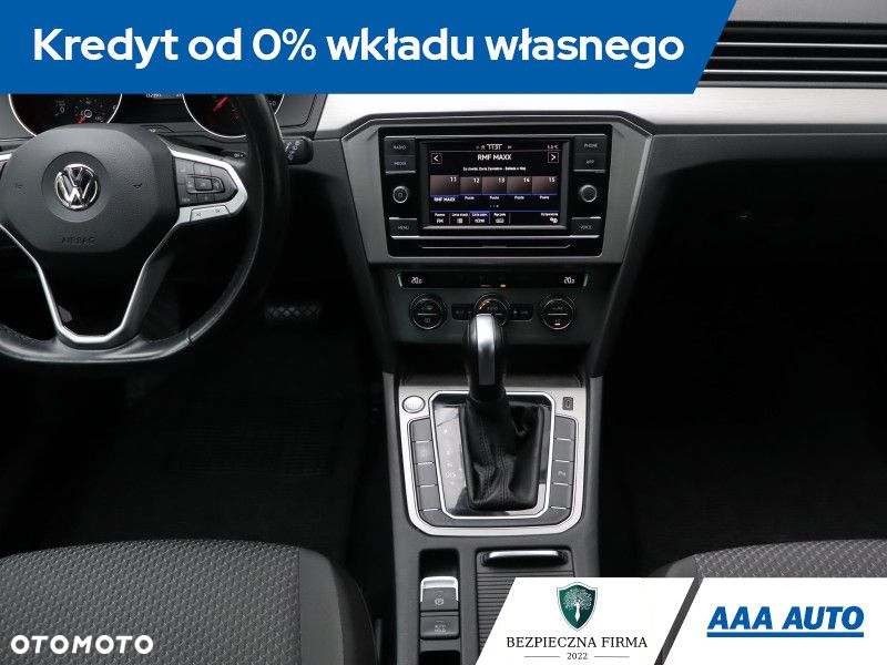 Volkswagen Passat - 13