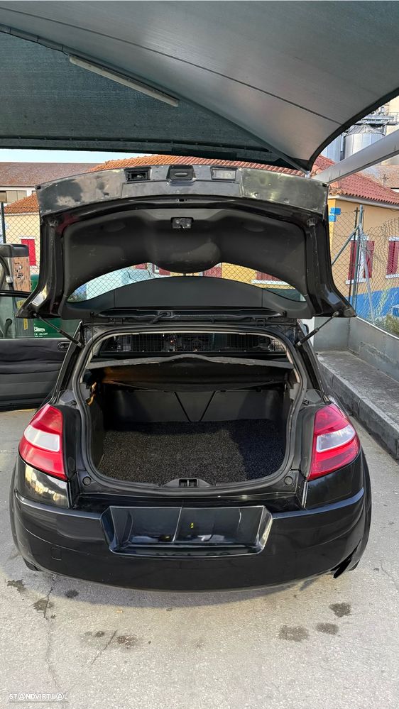 Renault Mégane 1.5 dCi Confort - 4