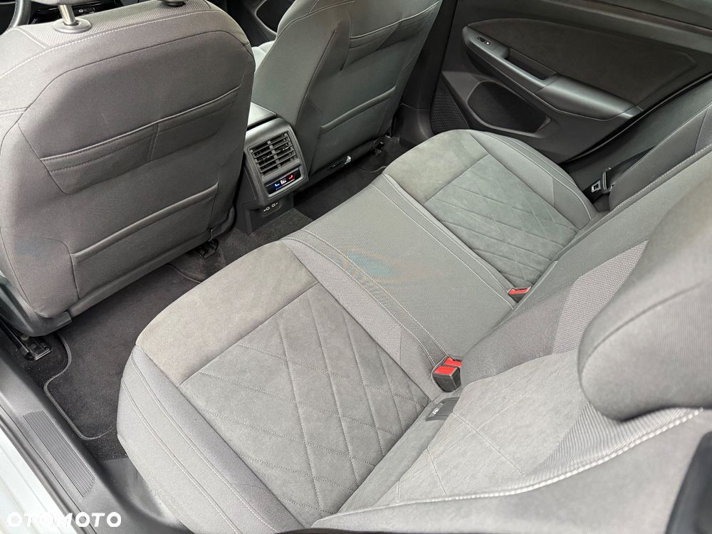 Volkswagen Golf - 27