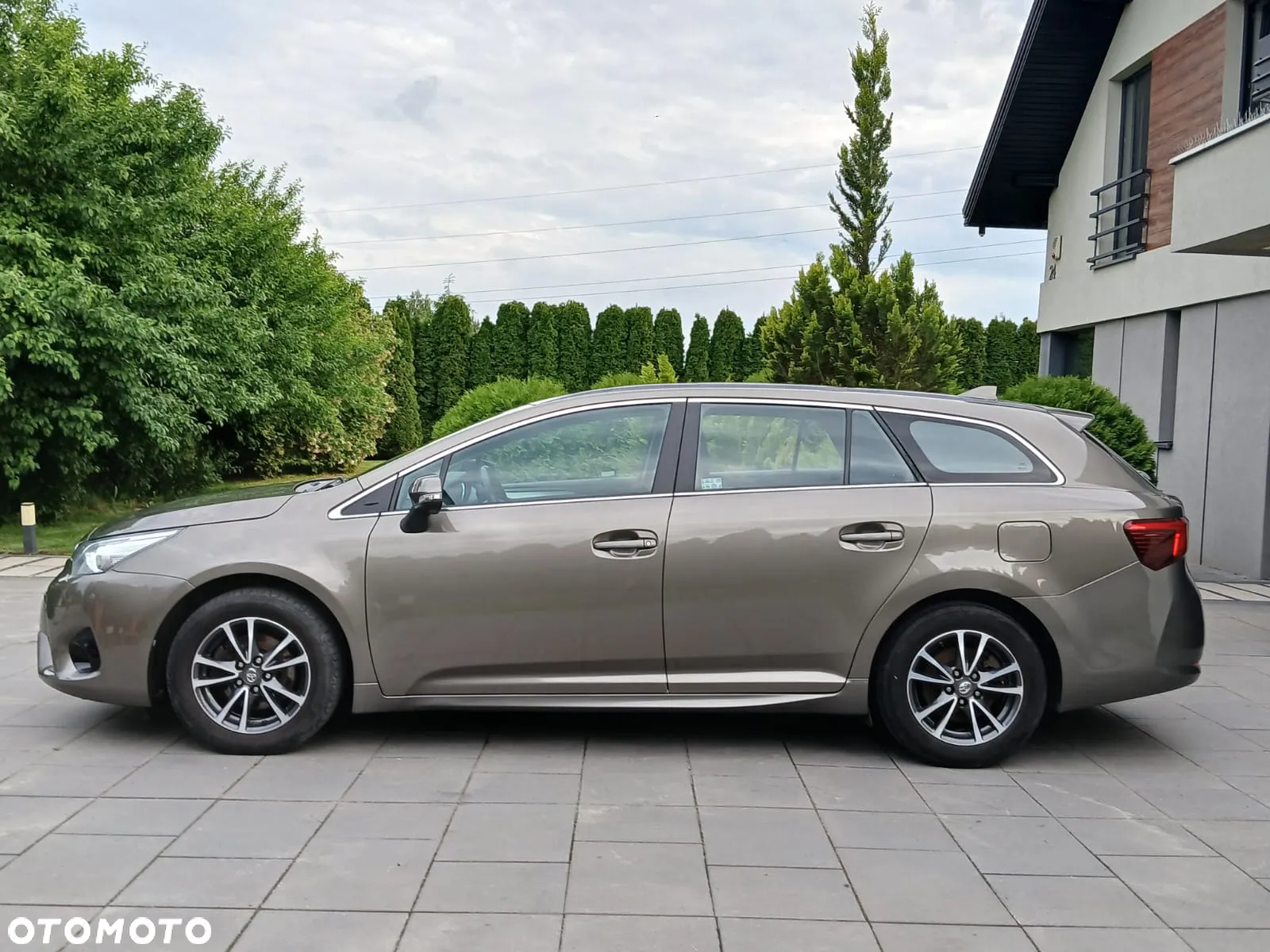 Toyota Avensis Touring Sports 1.8 Comfort - 6