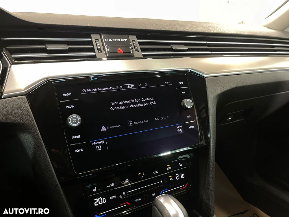 Volkswagen Passat 2.0 TDI DSG Highline - 16