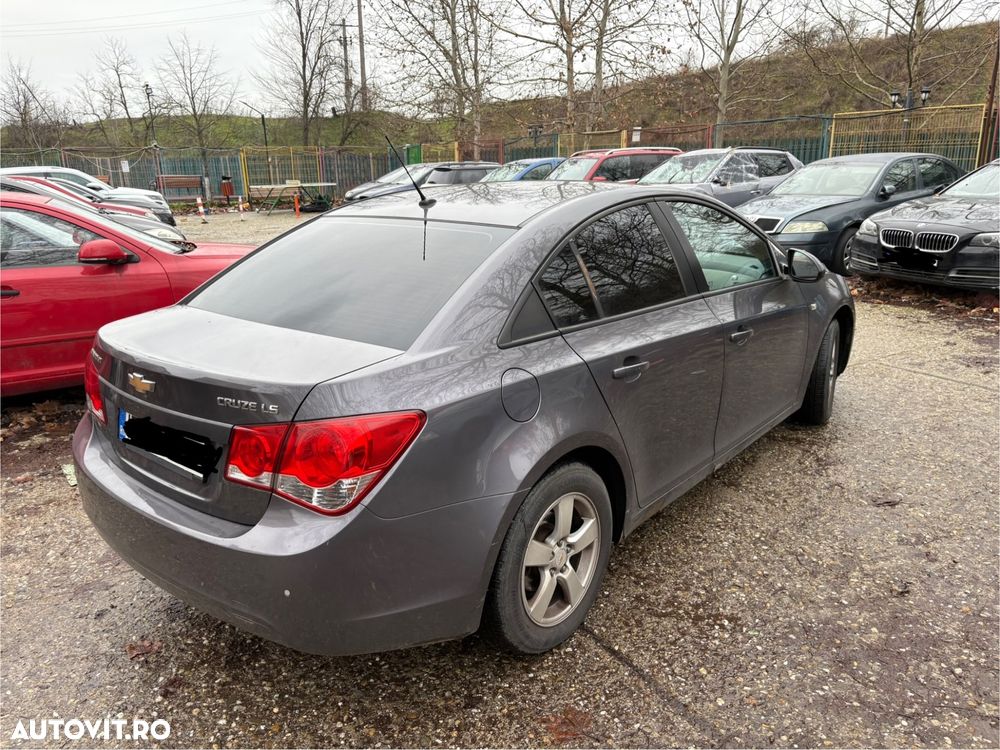 Chevrolet Cruze 1.6 Ecotec LS+ - 5
