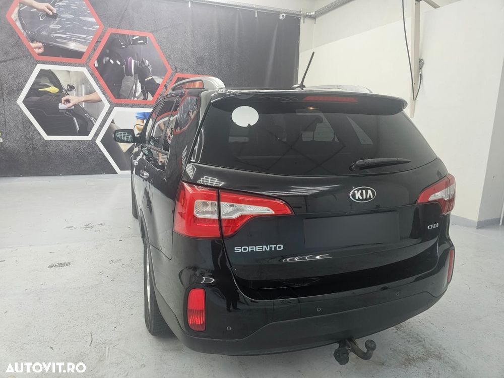 Kia Sorento 2.2 DSL BASE MT 4x2 - 8