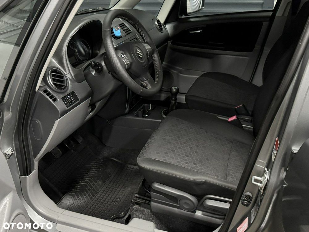Suzuki SX4 - 12