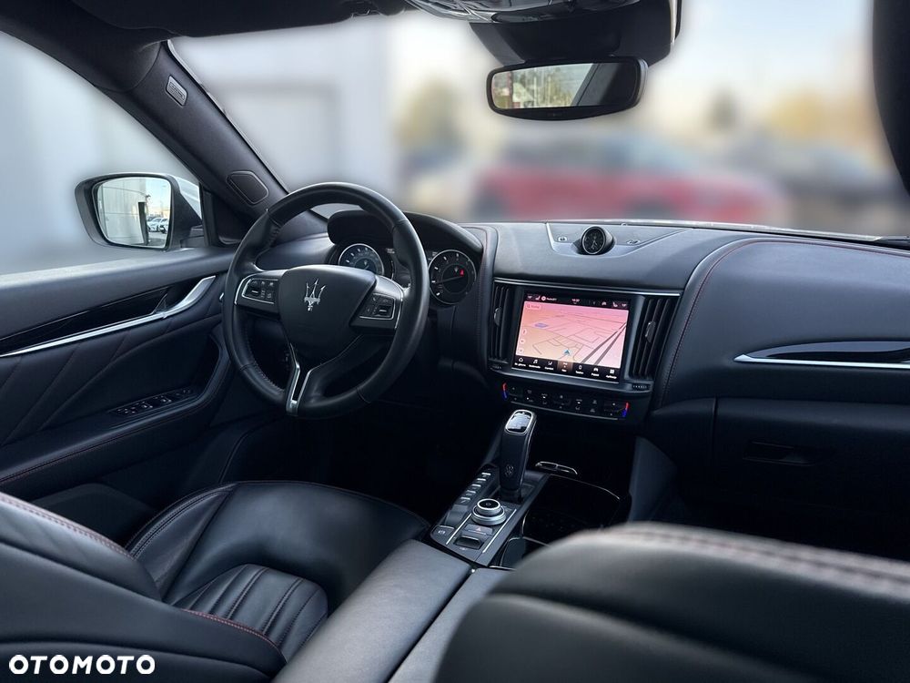 Maserati Levante - 11