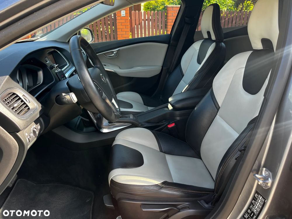Volvo V40 Cross Country D3 Drive-E SCR Summum - 32