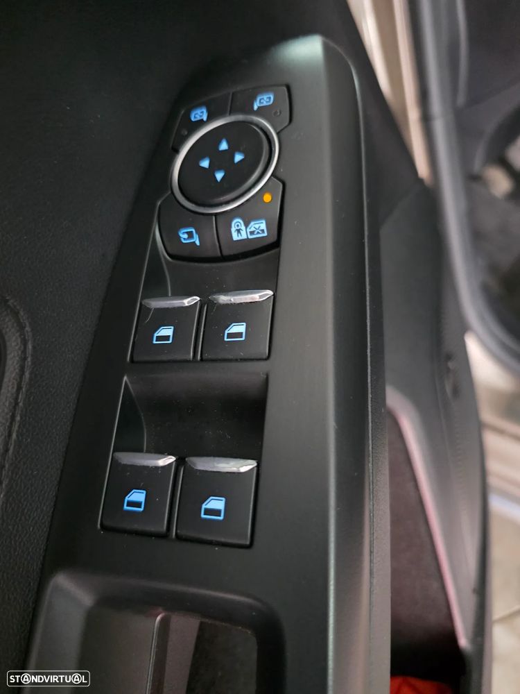 Ford Focus 1.5 TDCi ECOBlue Vignale - 30