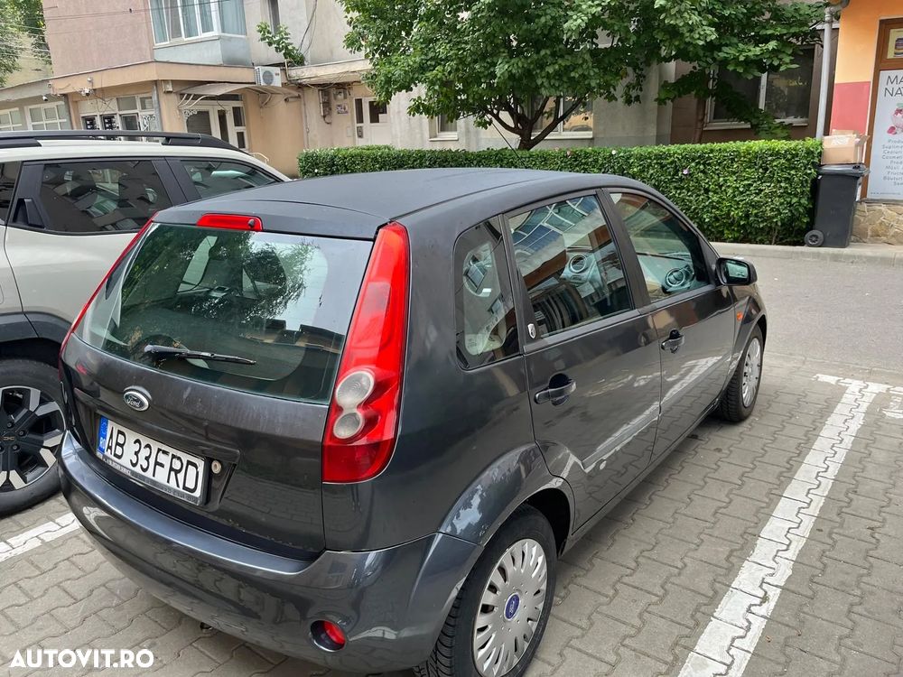 Ford Fiesta - 2