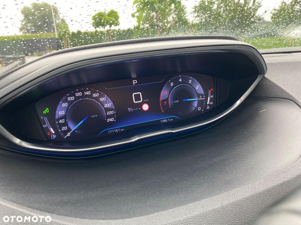 Peugeot 3008 1.2 PureTech GPF Allure S&S EAT8 - 22