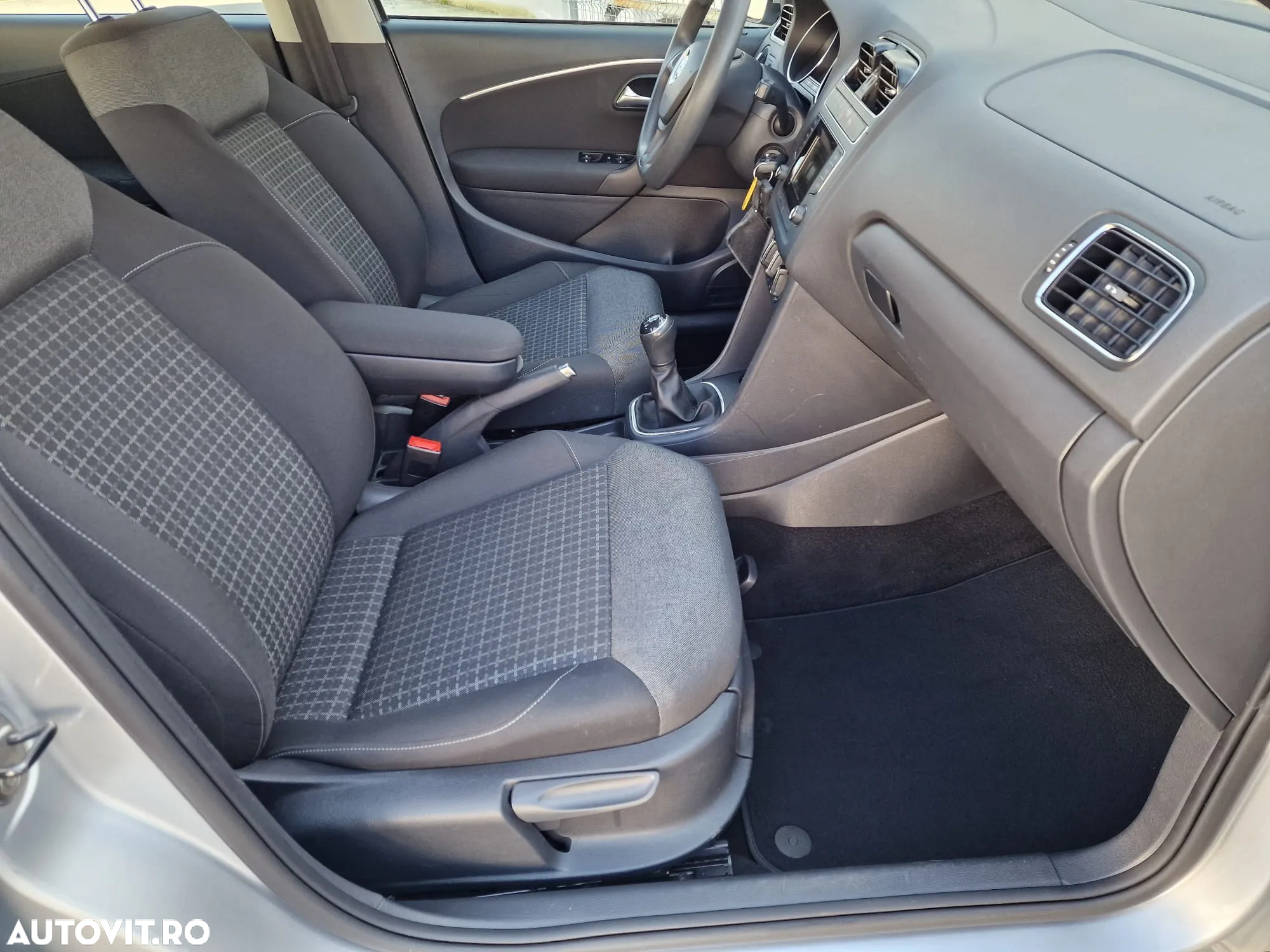 Volkswagen Polo 1.4 TDI (Blue Motion Technology) Comfortline - 11