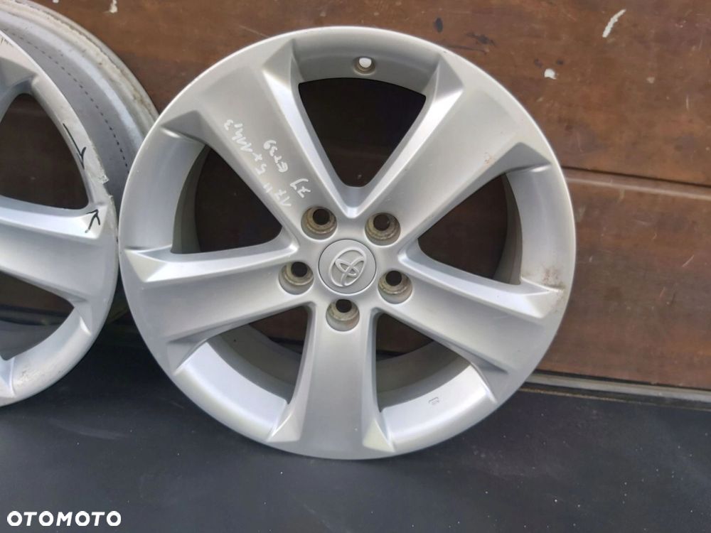 Toyota Auris Corolla E16 E18 Avensis T27 Alufelgi felgi 17 5x114,3 7J et39 - 7